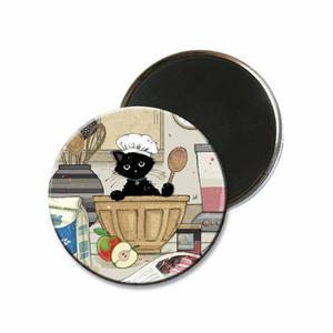 magr34h08-round-magnet-kitten-baker-kiub-bug-art-multicolour-one-size